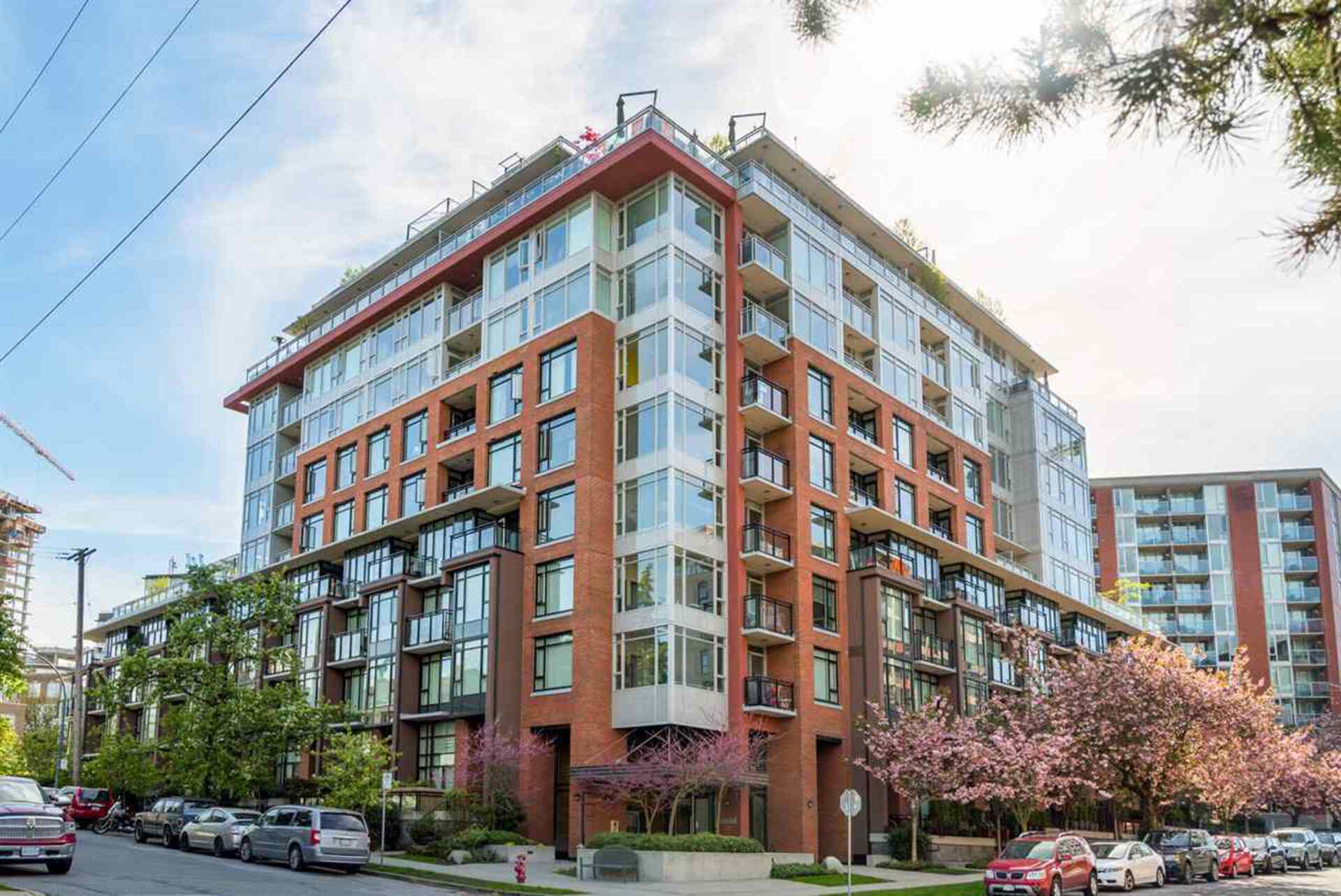 607 – 2321 Scotia Street, Mount Pleasant: sold by Lance Brown