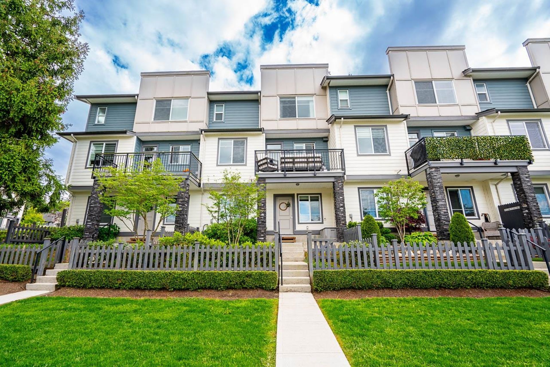 38 – 15633 Mountain View Drive, Grandview: sold by Lance Brown