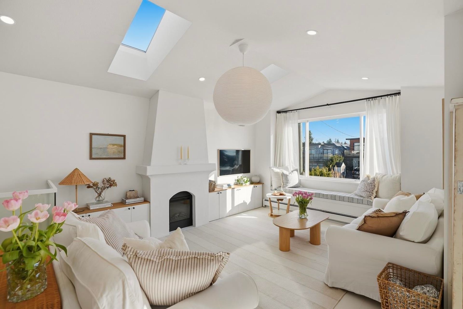 863 Lee Street, White Rock: sold by Lance Brown