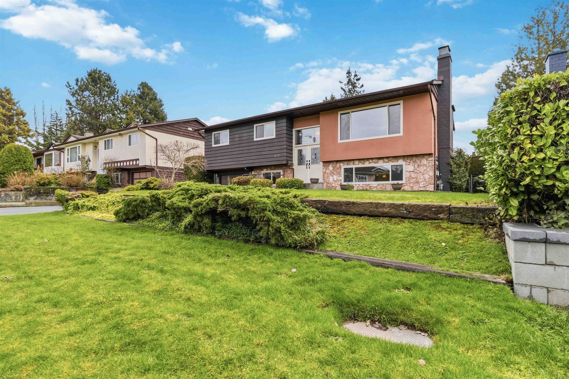 11078 83A Avenue, Nordel: sold by Lance Brown